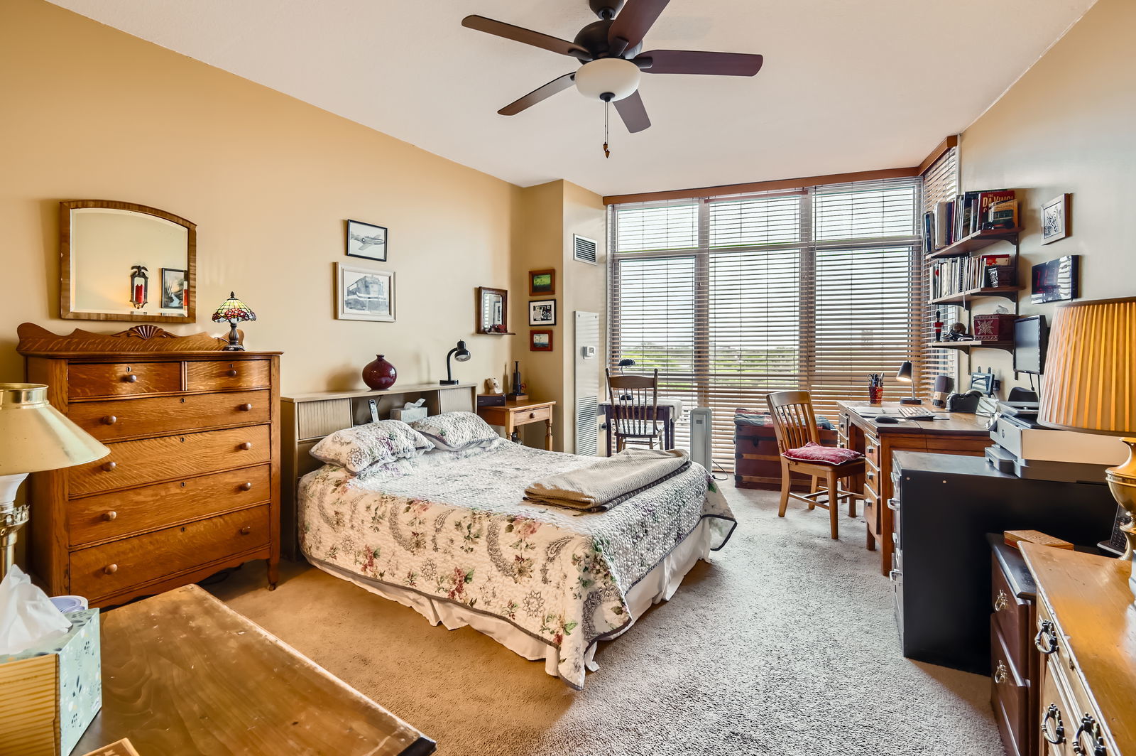 1134 W GRANVILLE Avenue Unit: 712