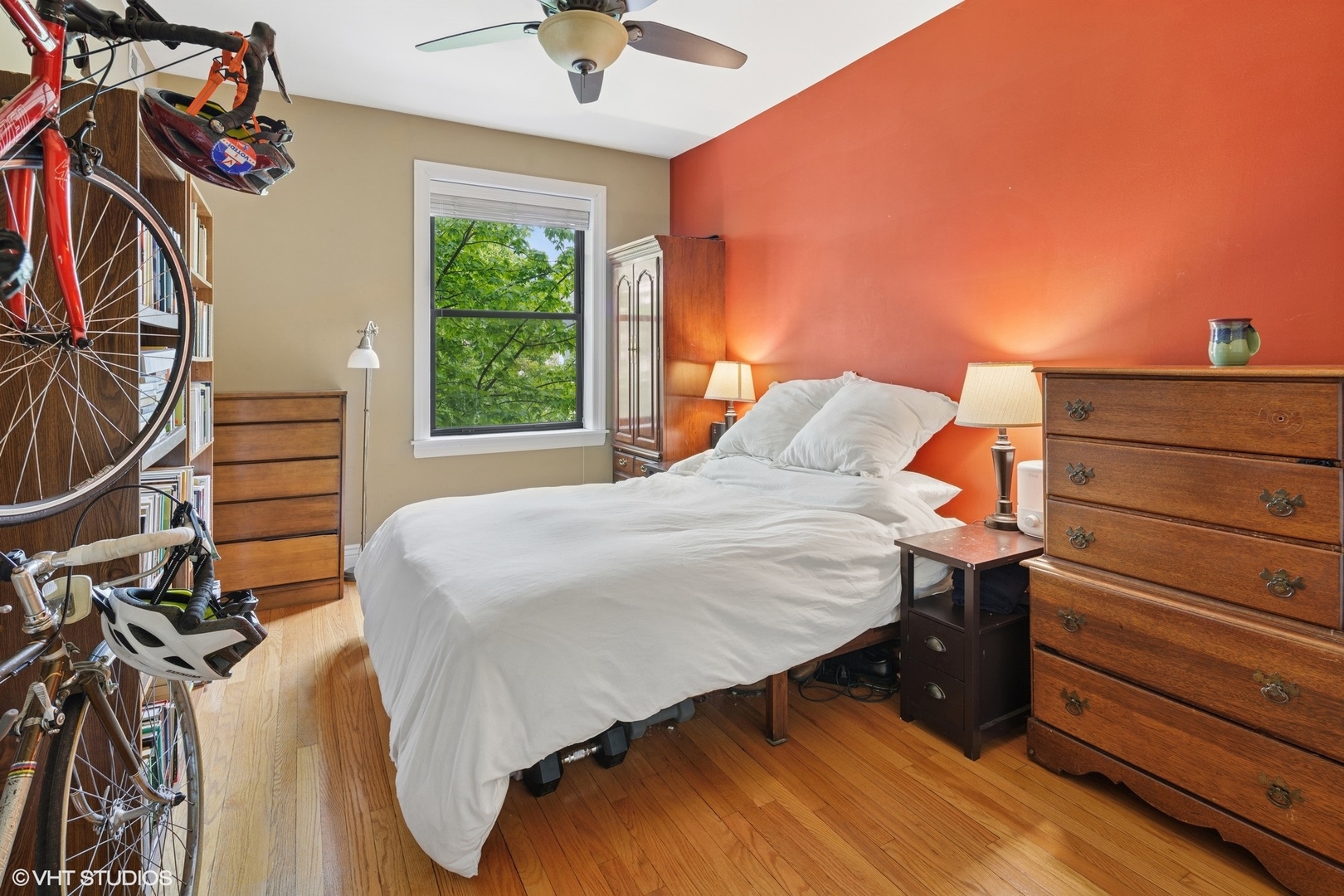 2709 W Altgeld Street Unit: 2