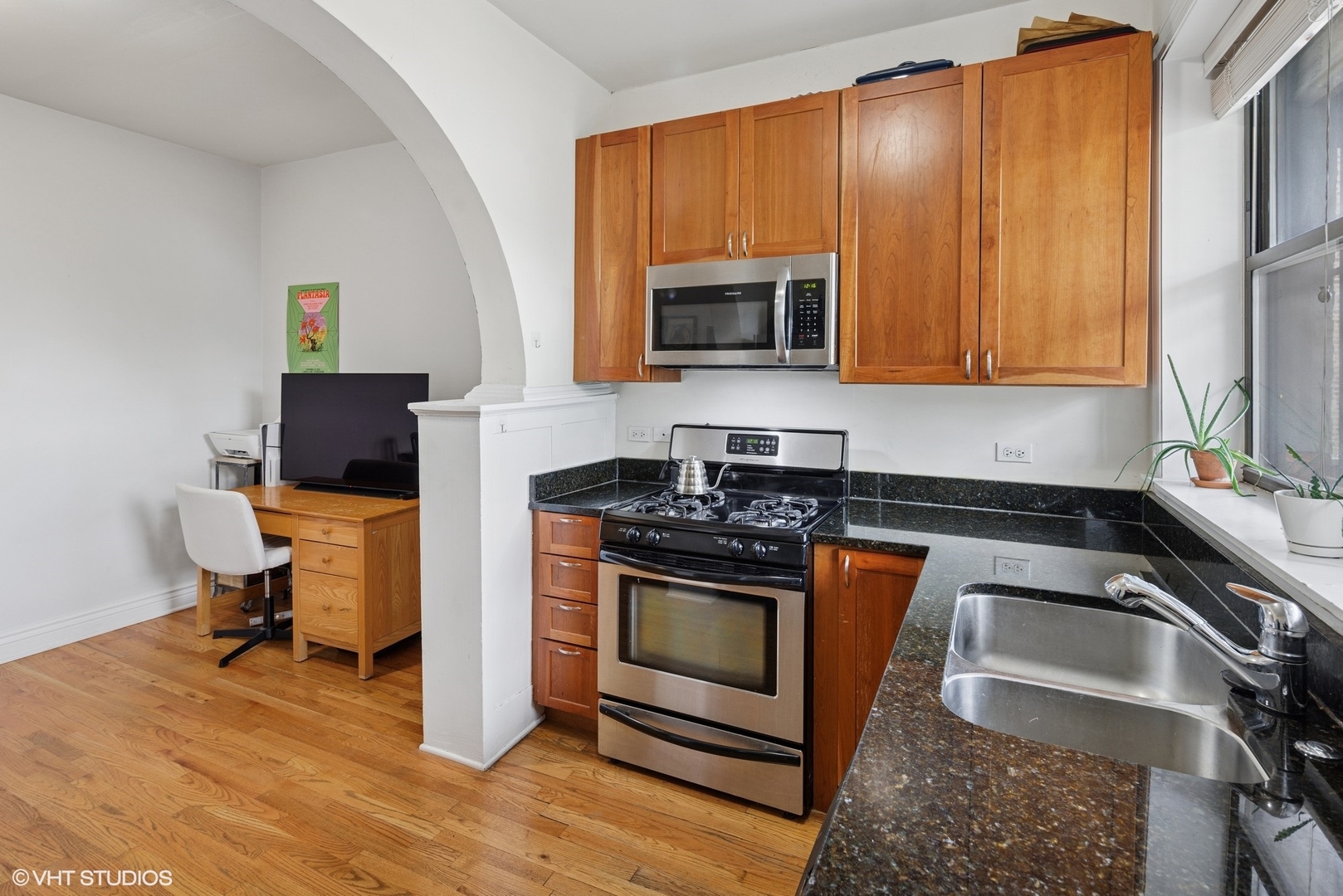 2709 W Altgeld Street Unit: 2