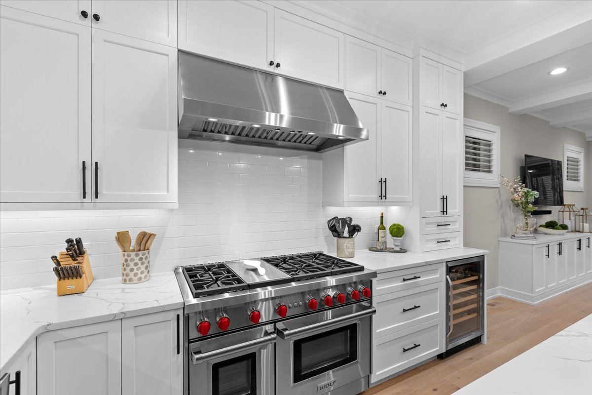 1922 W Belmont Avenue Unit: 1