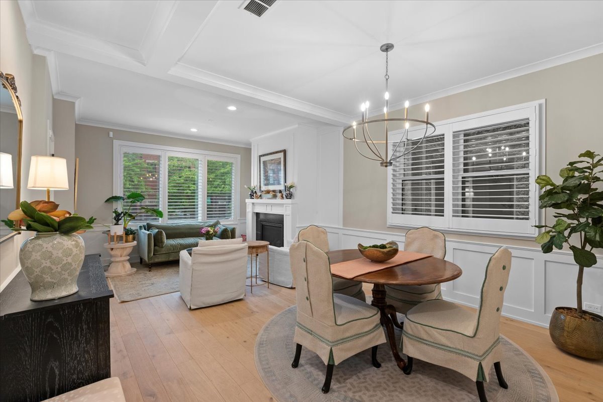 1922 W Belmont Avenue Unit: 1