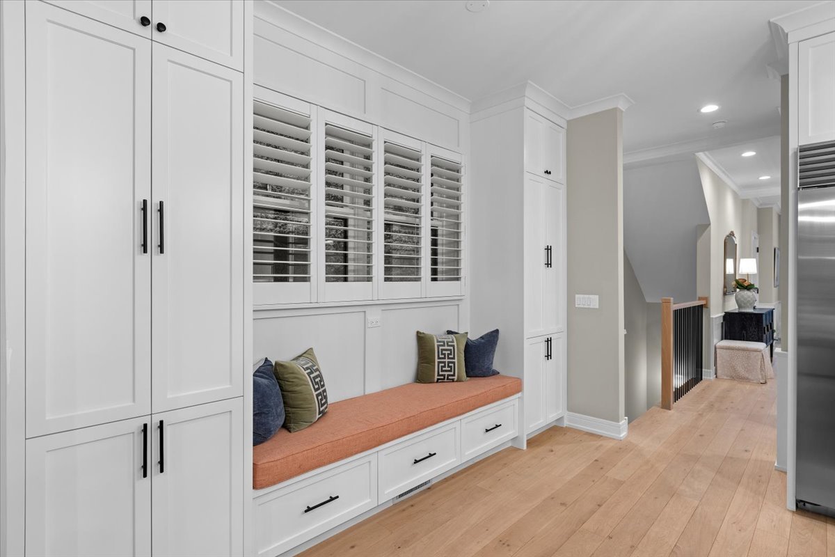 1922 W Belmont Avenue Unit: 1
