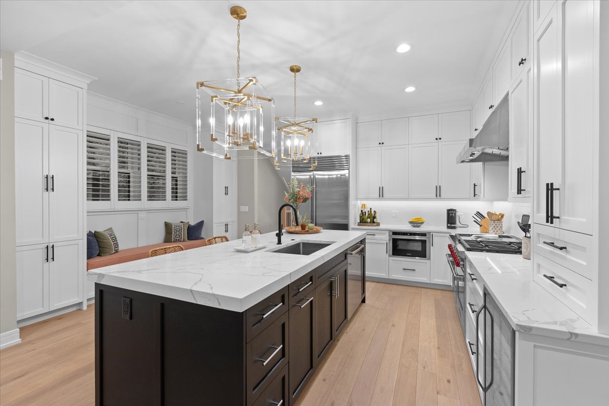1922 W Belmont Avenue Unit: 1