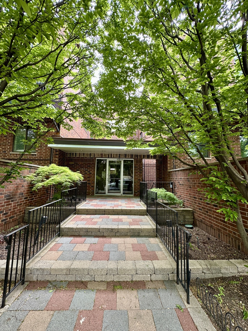 1651 N Dayton Street Unit: 303