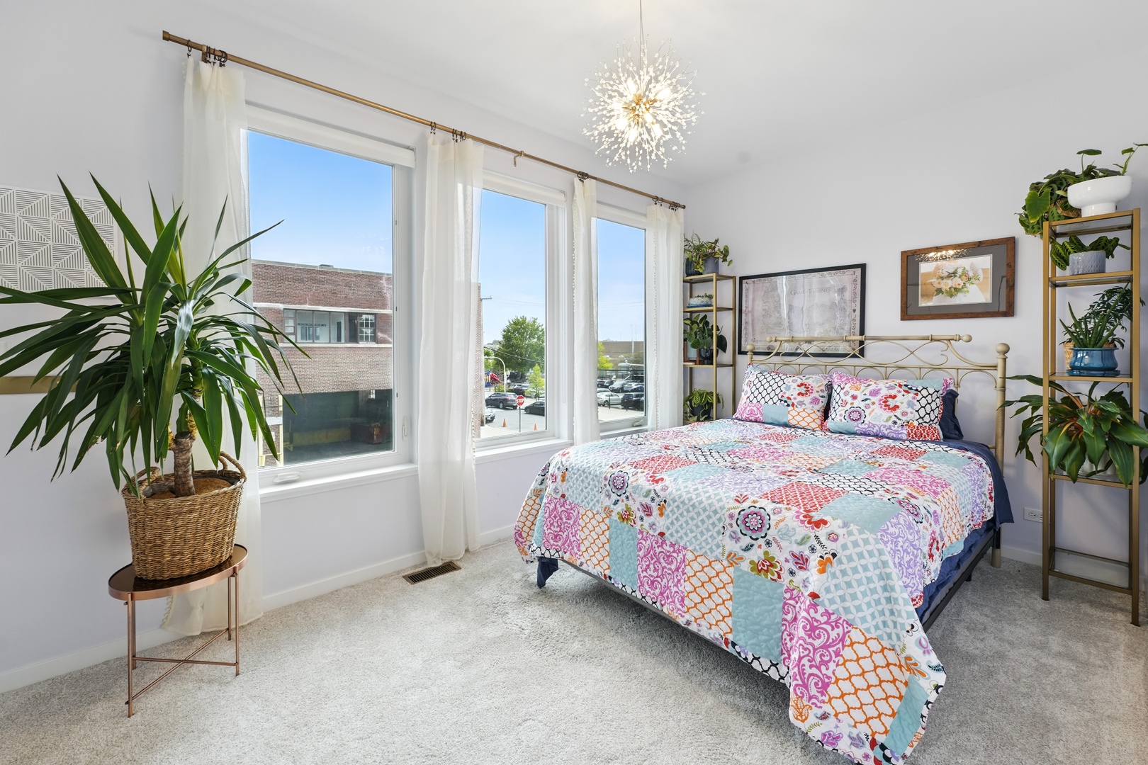 1904 N Springfield Avenue