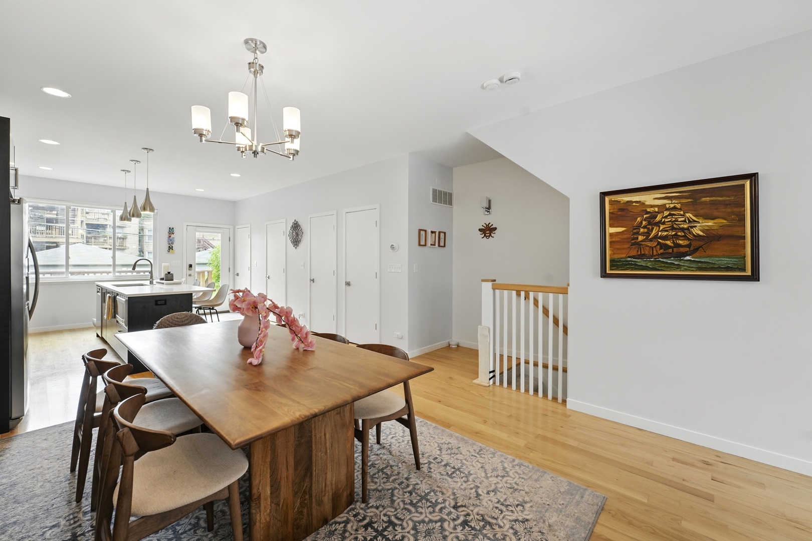 1904 N Springfield Avenue