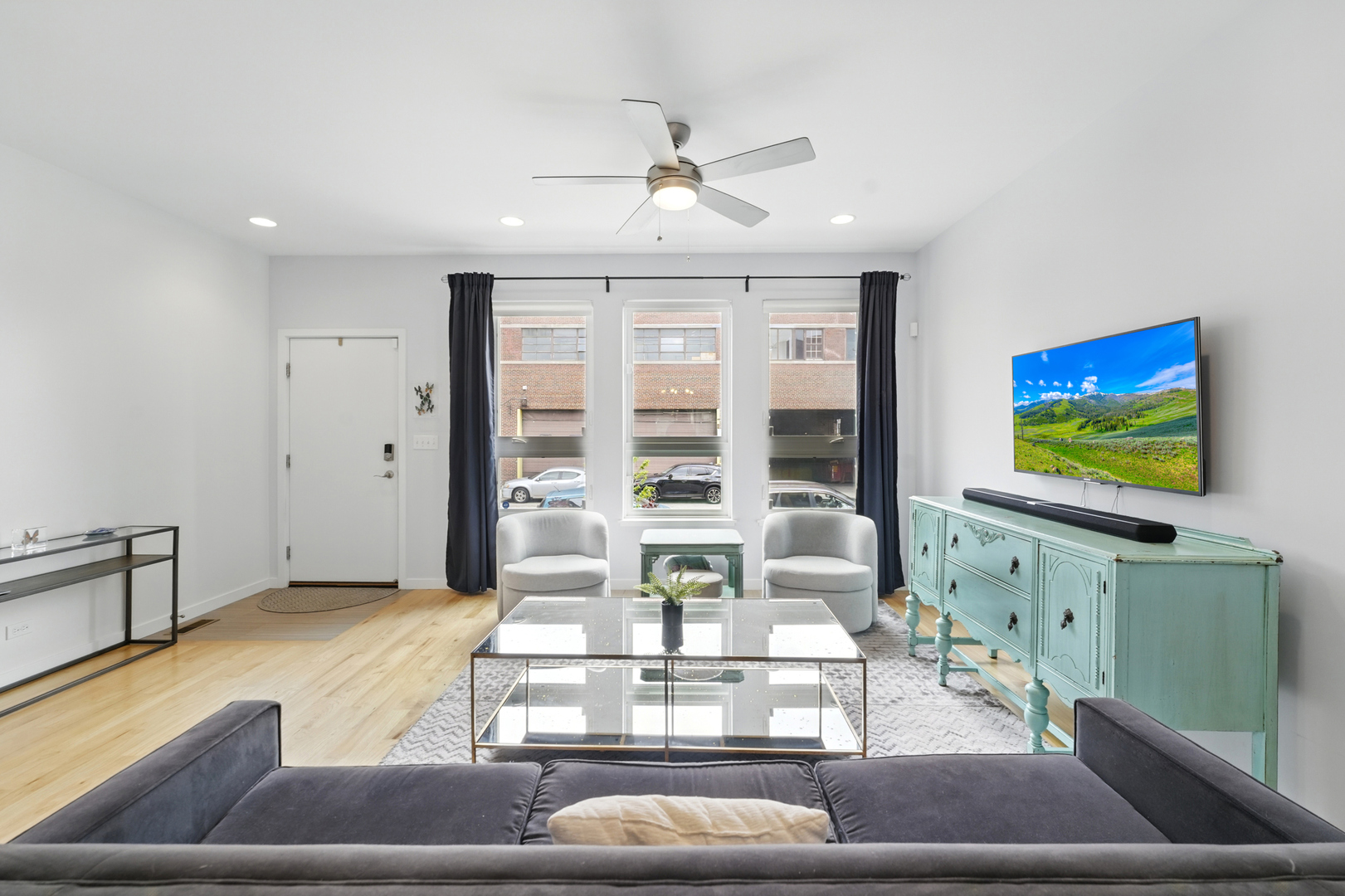 1904 N Springfield Avenue