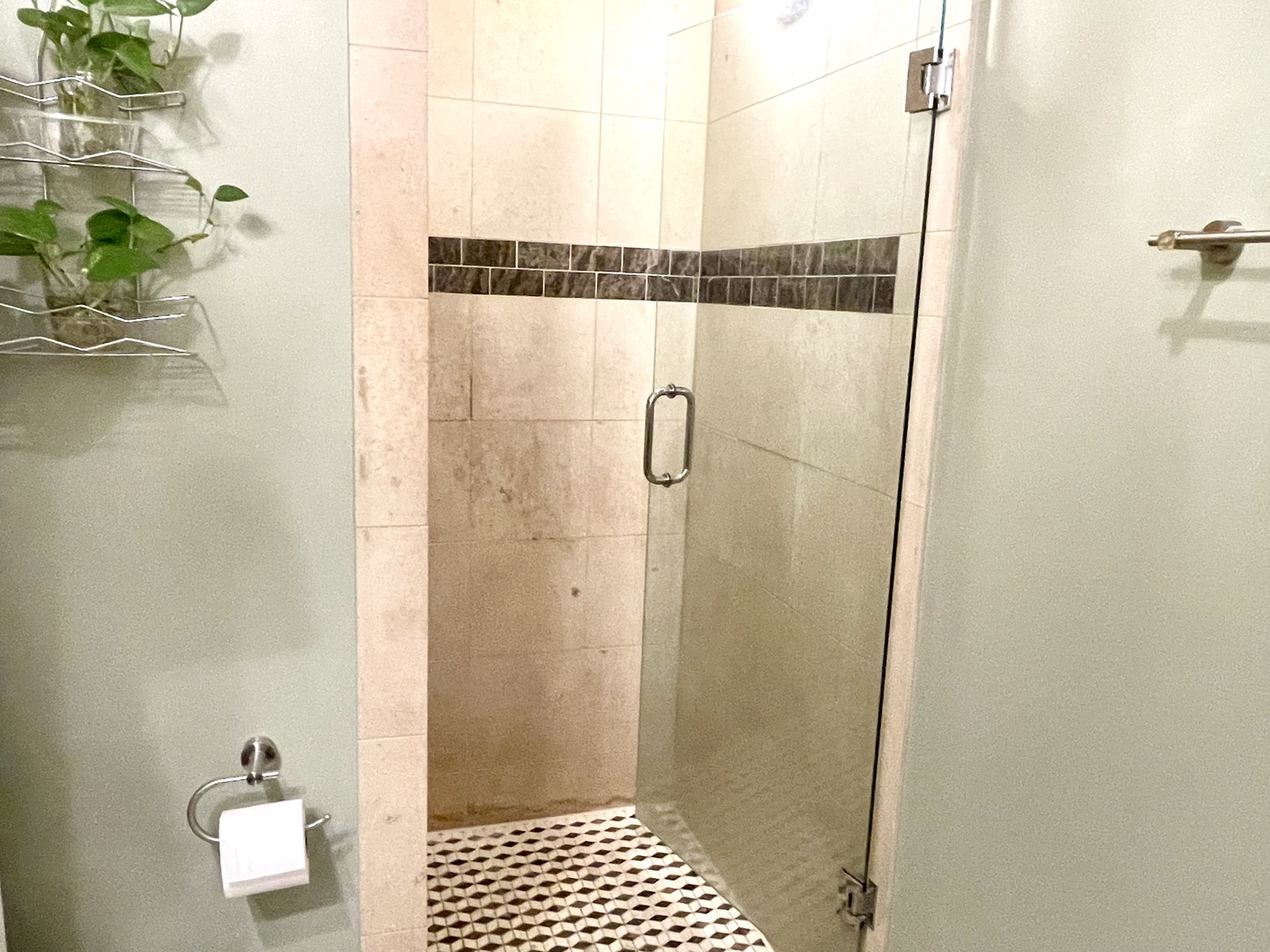 1520 W Winona Street Unit: 2