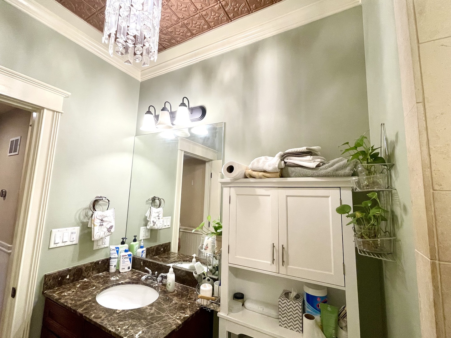 1520 W Winona Street Unit: 2