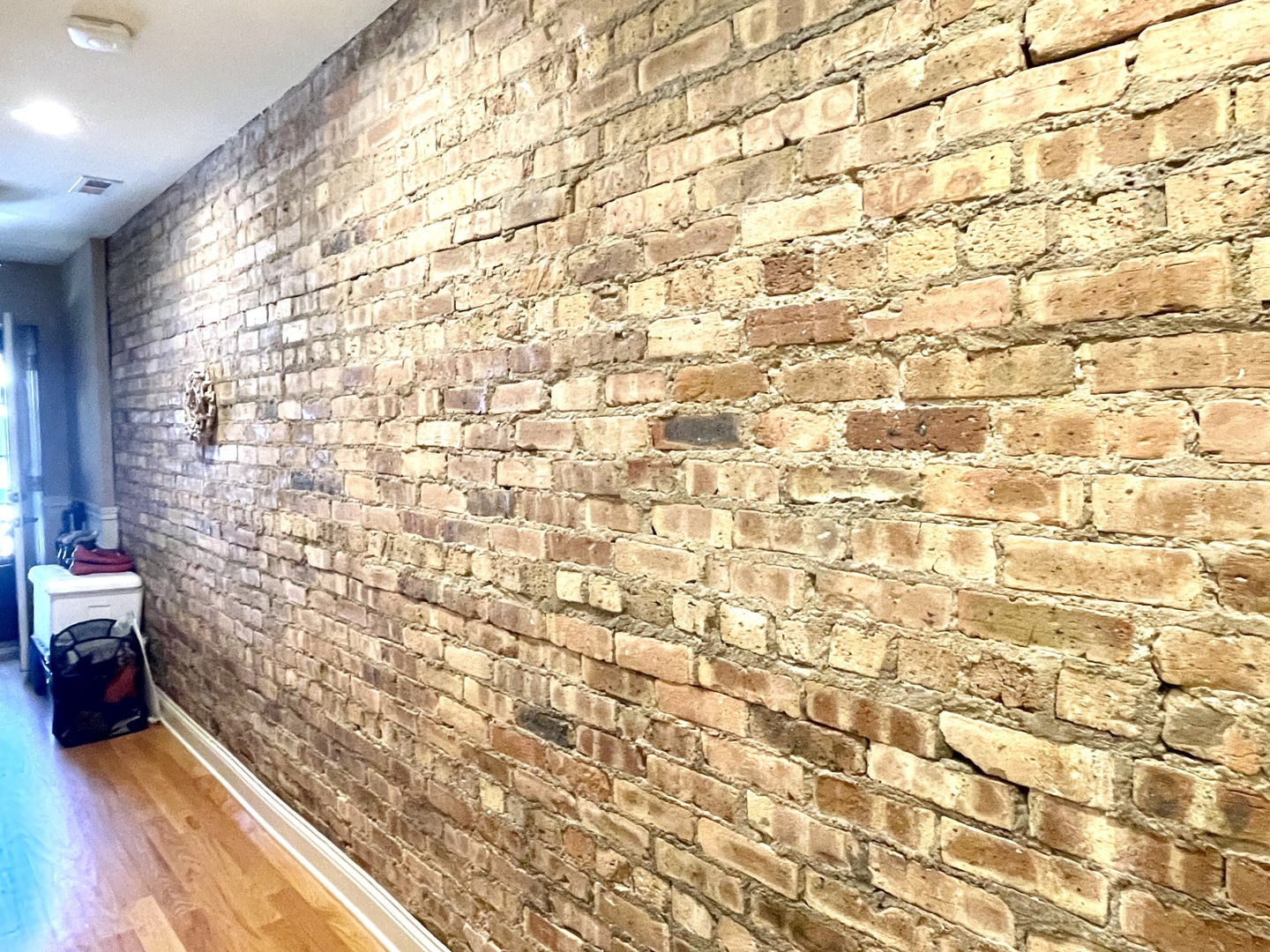 1520 W Winona Street Unit: 2