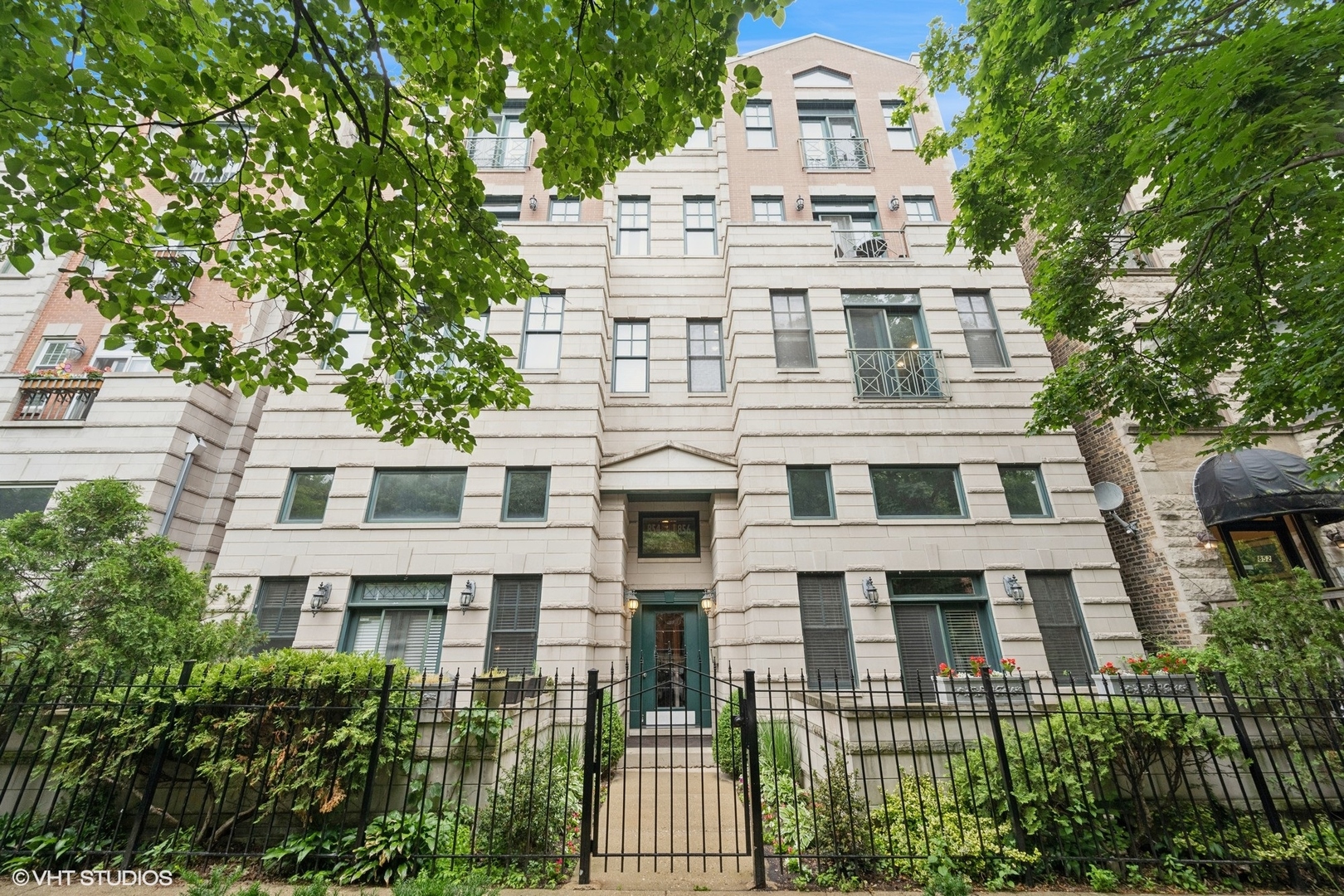 856 W Buckingham Place Unit: 3NW