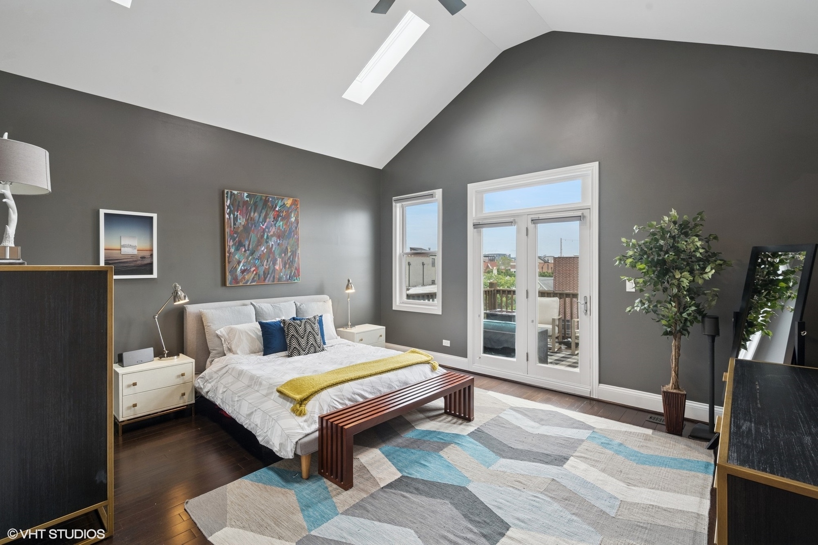 856 W Buckingham Place Unit: 3NW