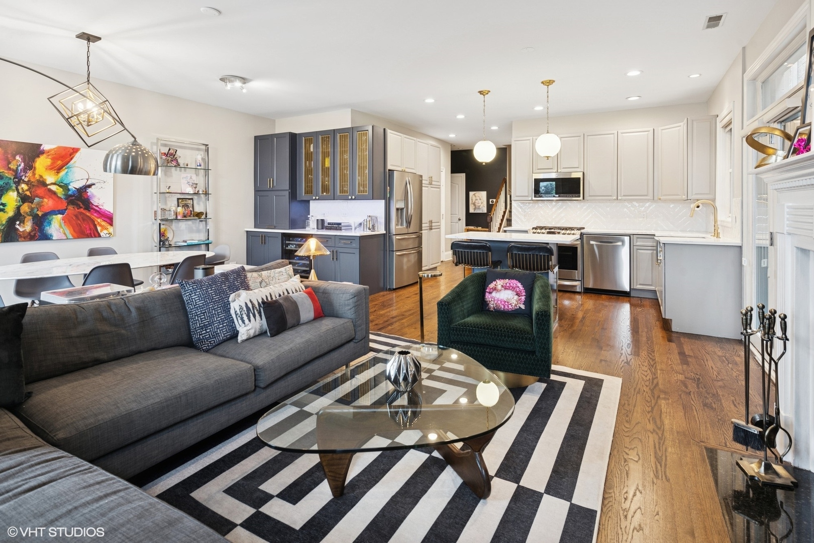 856 W Buckingham Place Unit: 3NW