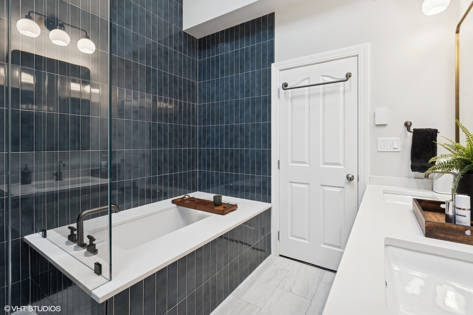 856 W Buckingham Place Unit: 3NW