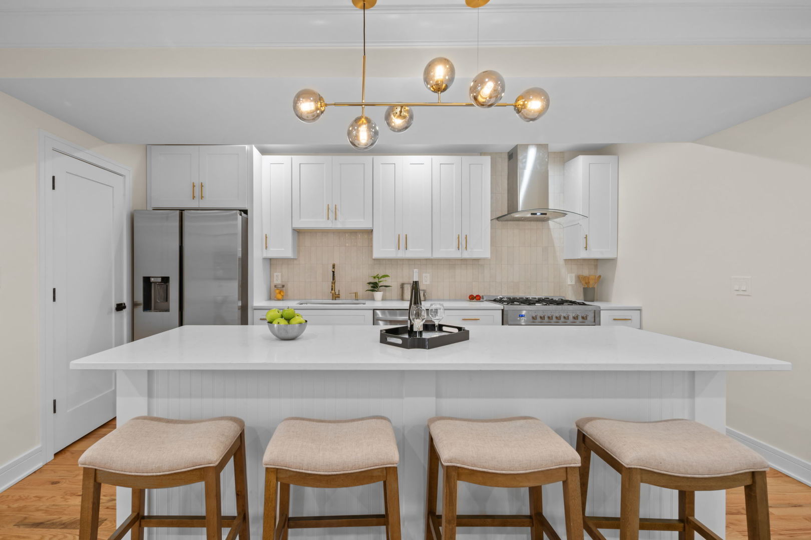 4250 N Whipple Street