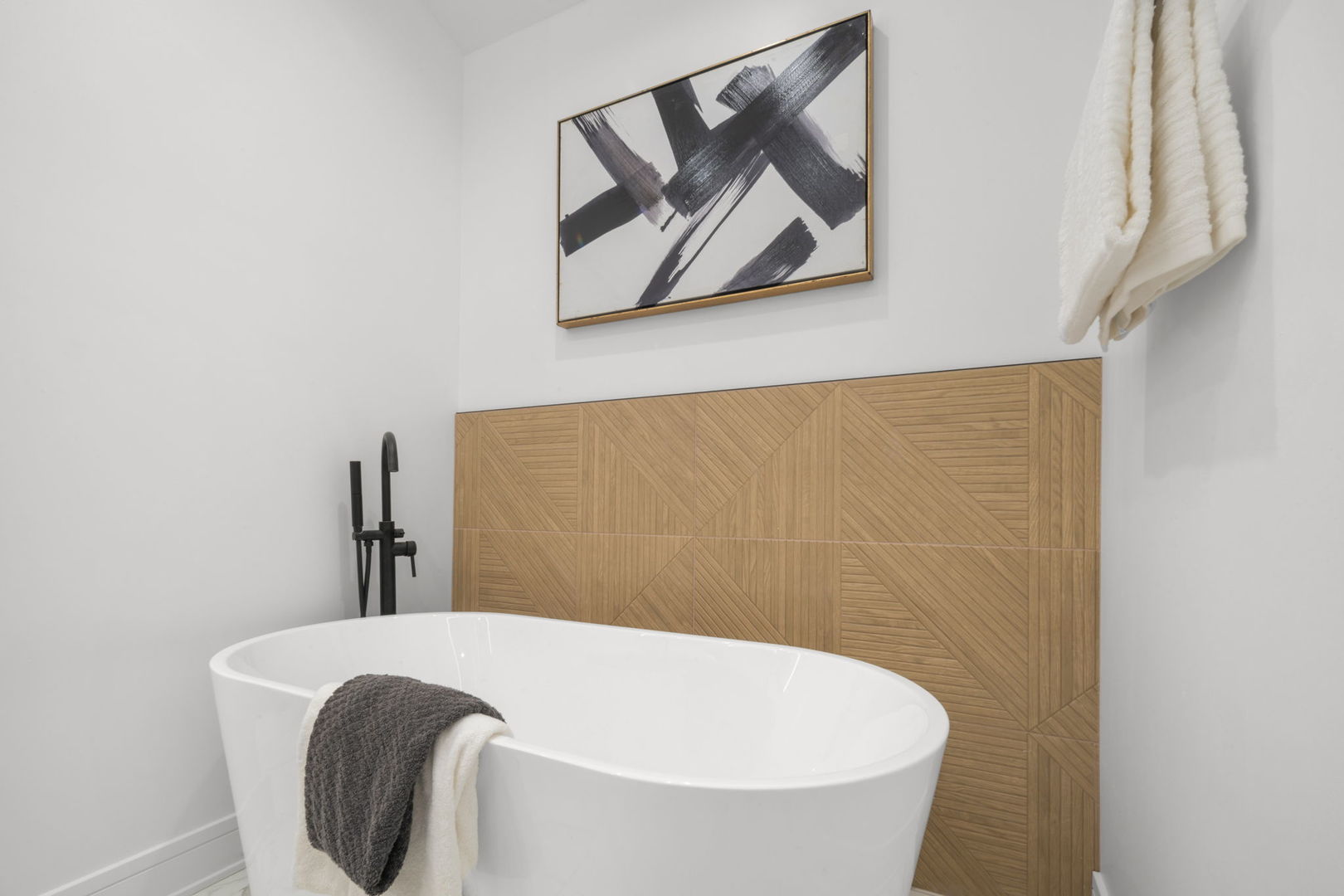 4250 N Whipple Street