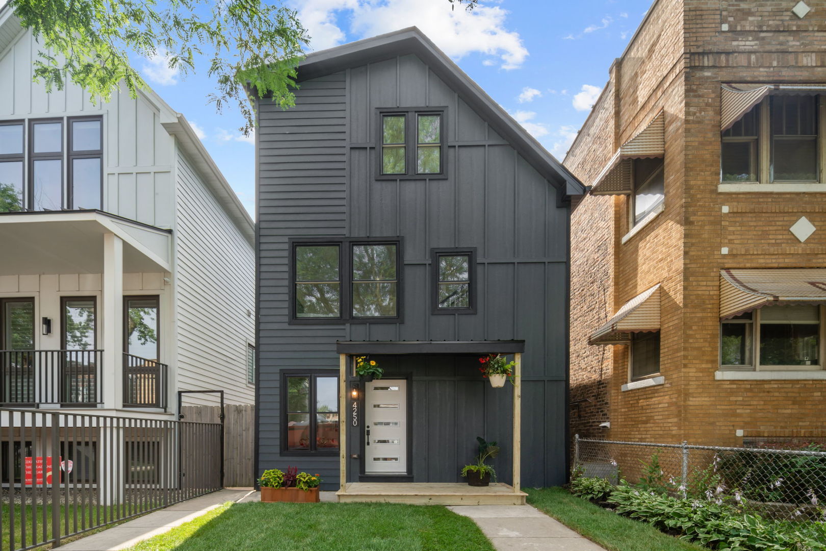 4250 N Whipple Street