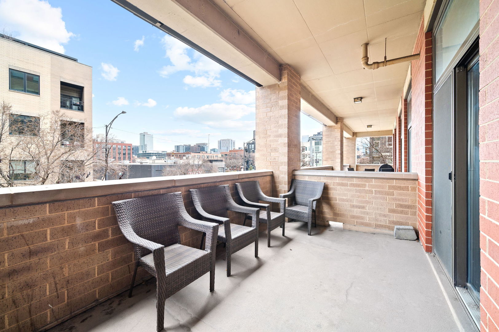 1301 W Madison Street Unit: 207