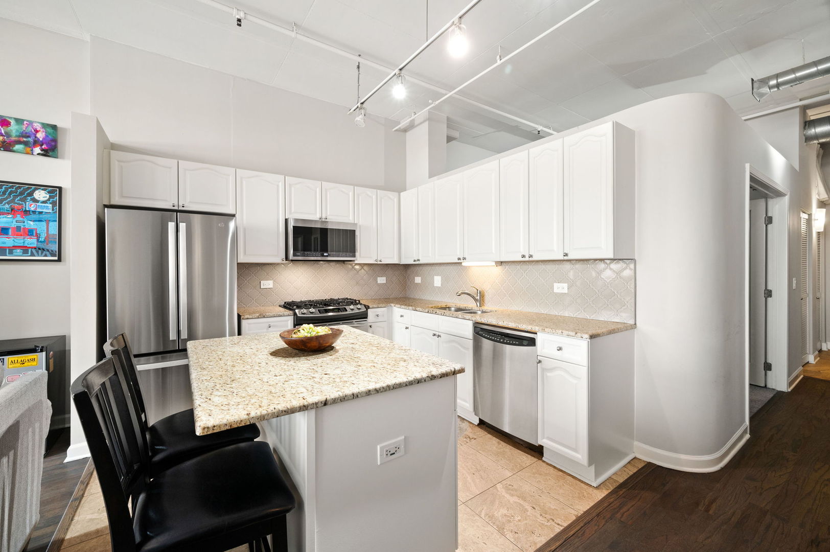 1301 W Madison Street Unit: 207