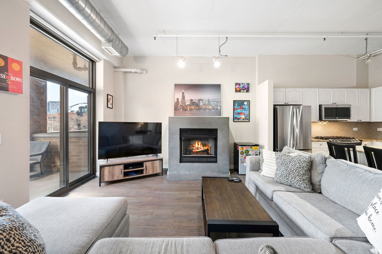 1301 W Madison Street Unit: 207