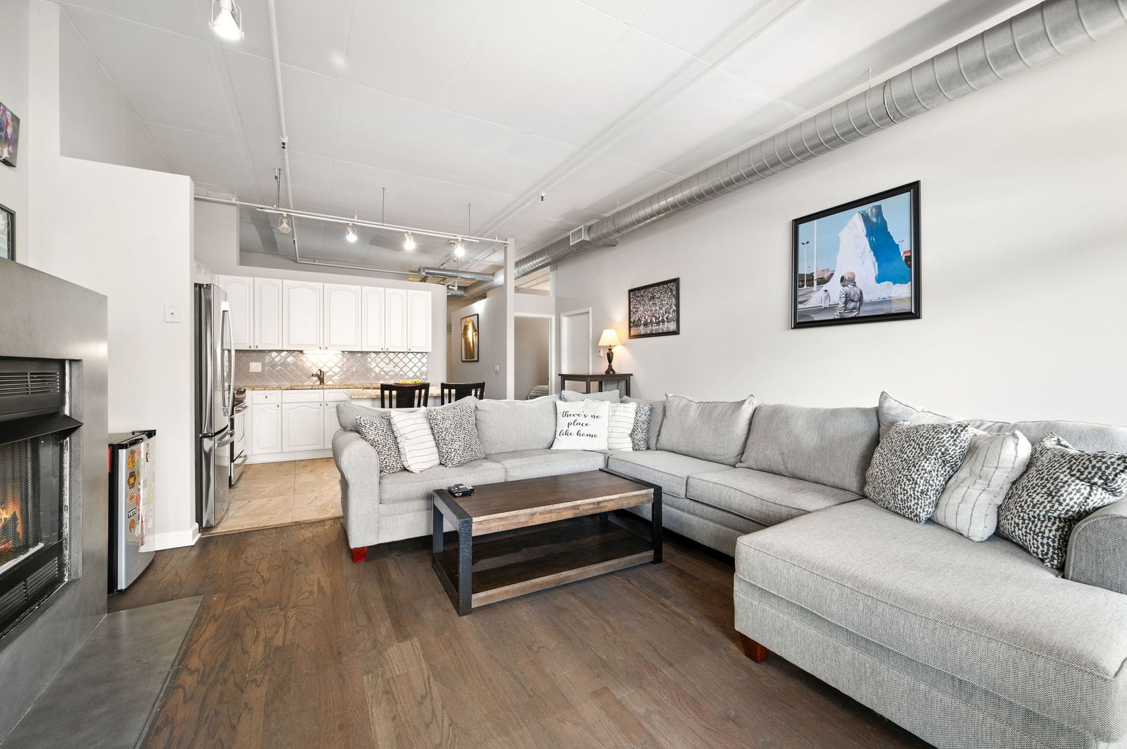 1301 W Madison Street Unit: 207