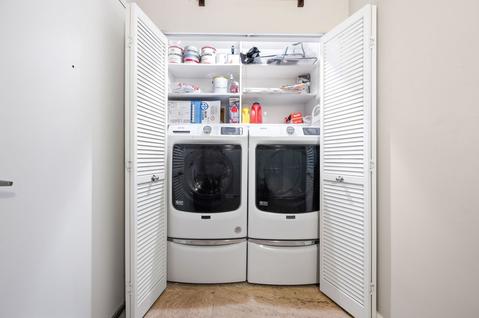 1301 W Madison Street Unit: 207