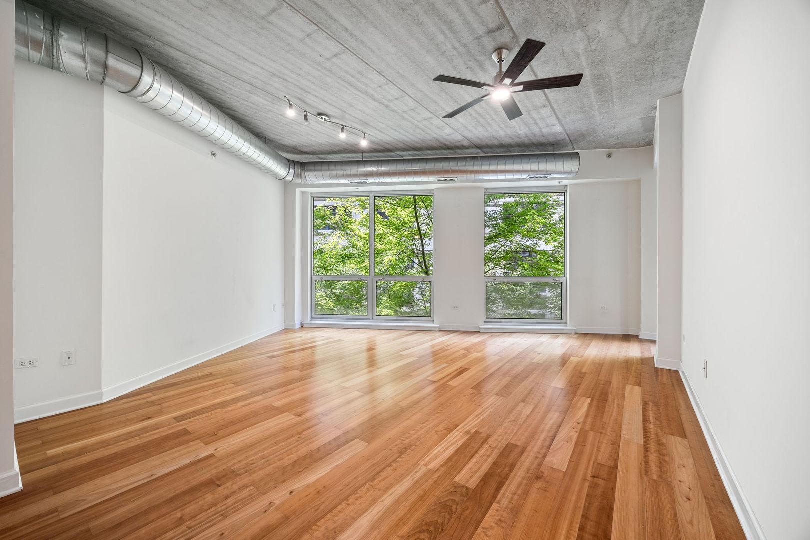 845 N Kingsbury Street Unit: 302