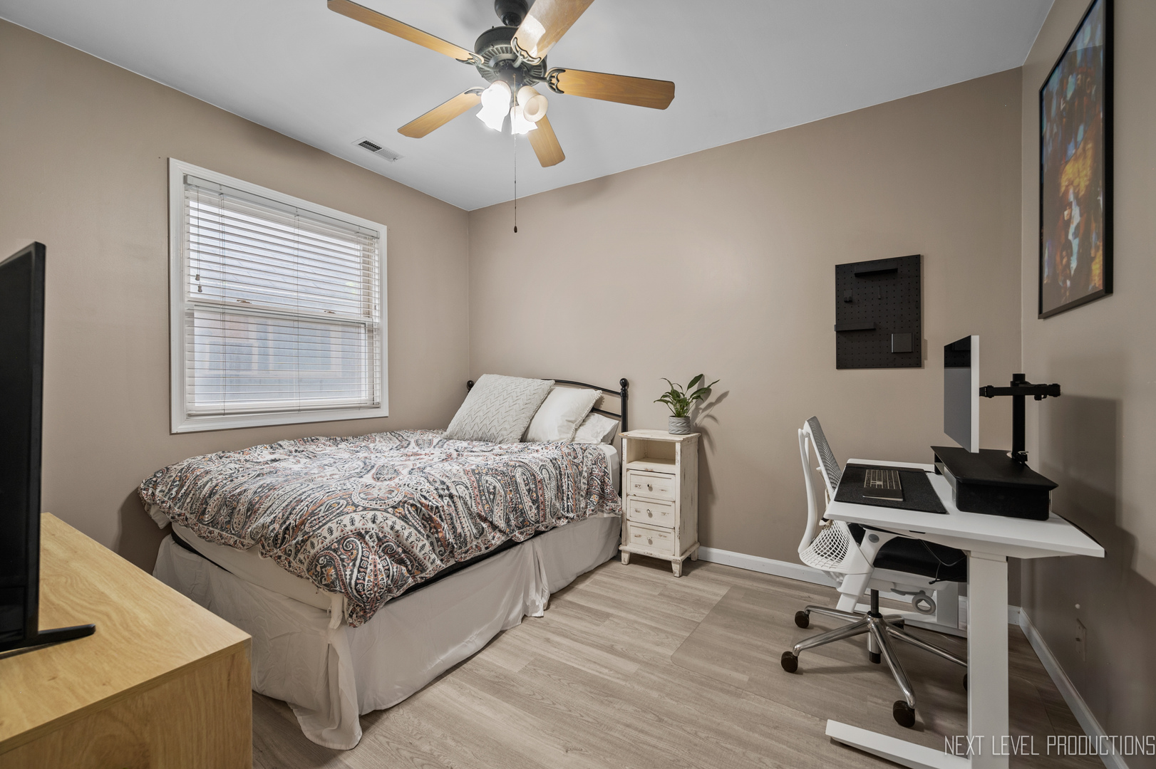 1221 W School Street Unit: 2