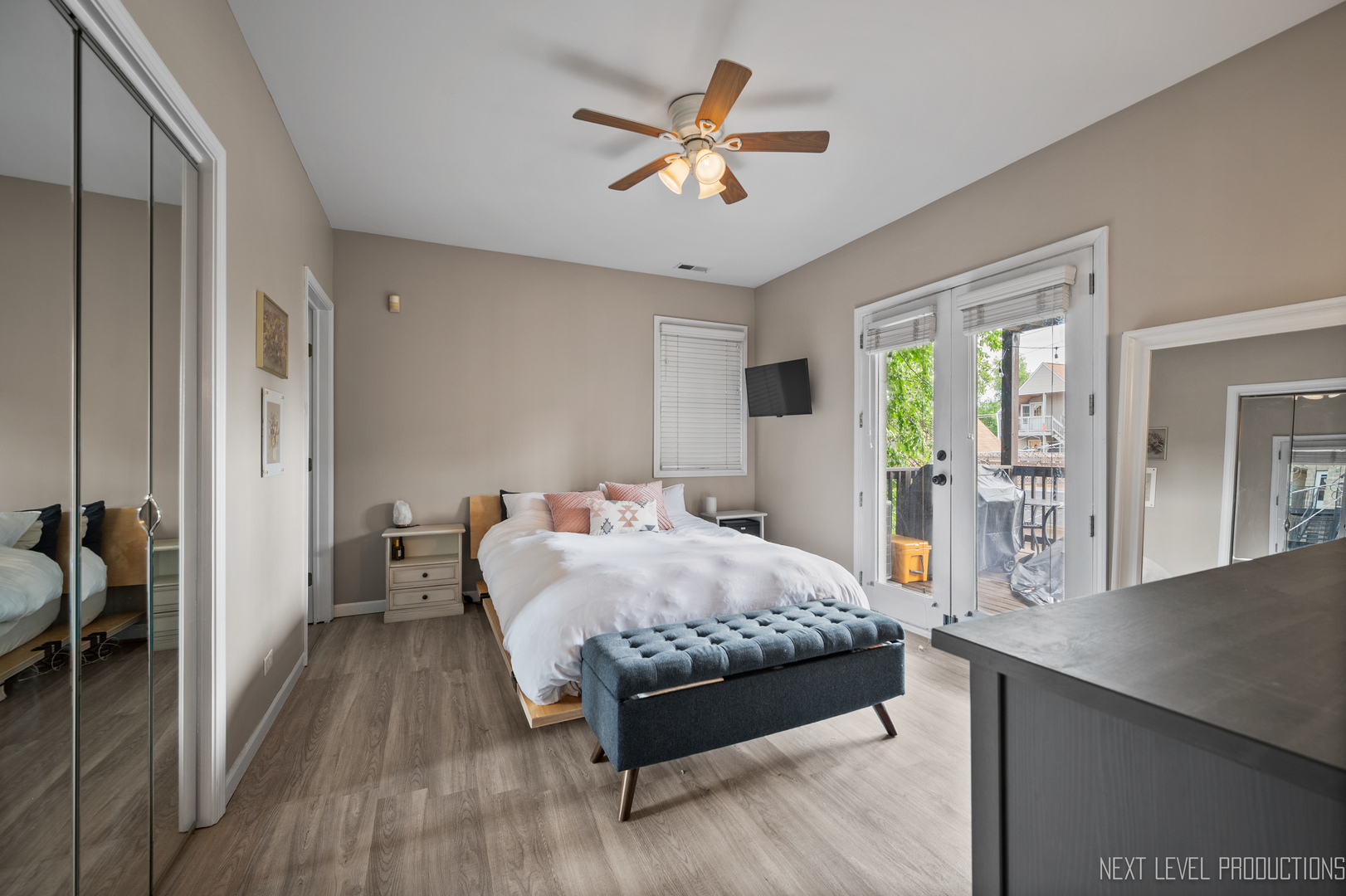 1221 W School Street Unit: 2