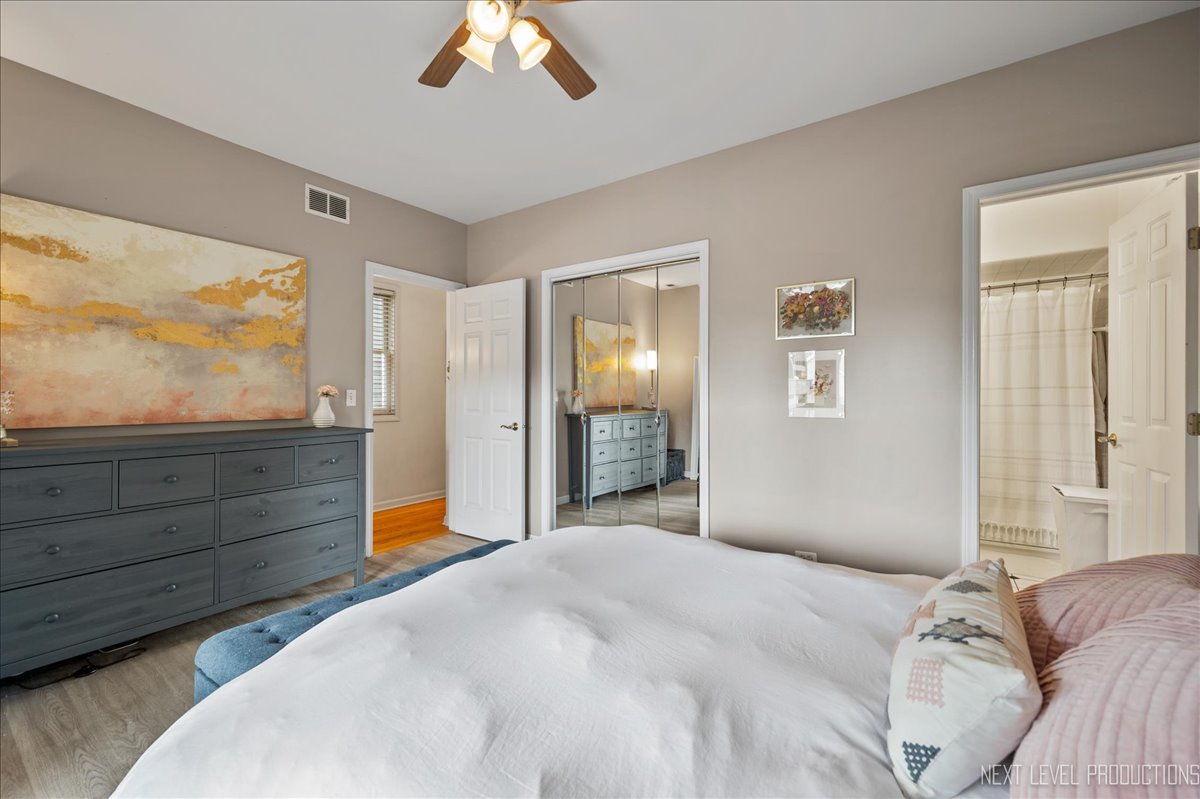 1221 W School Street Unit: 2