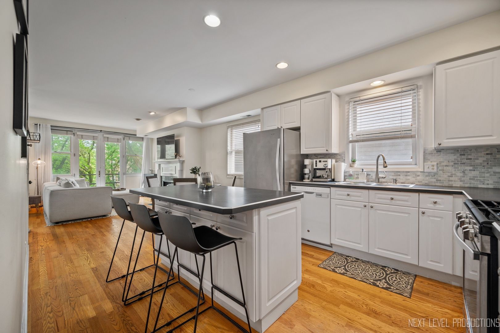 1221 W School Street Unit: 2