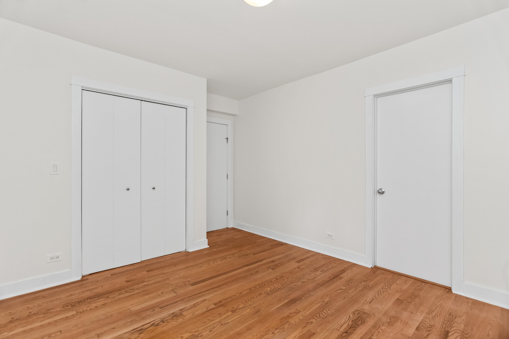 1633 W Estes Avenue Unit: 1E