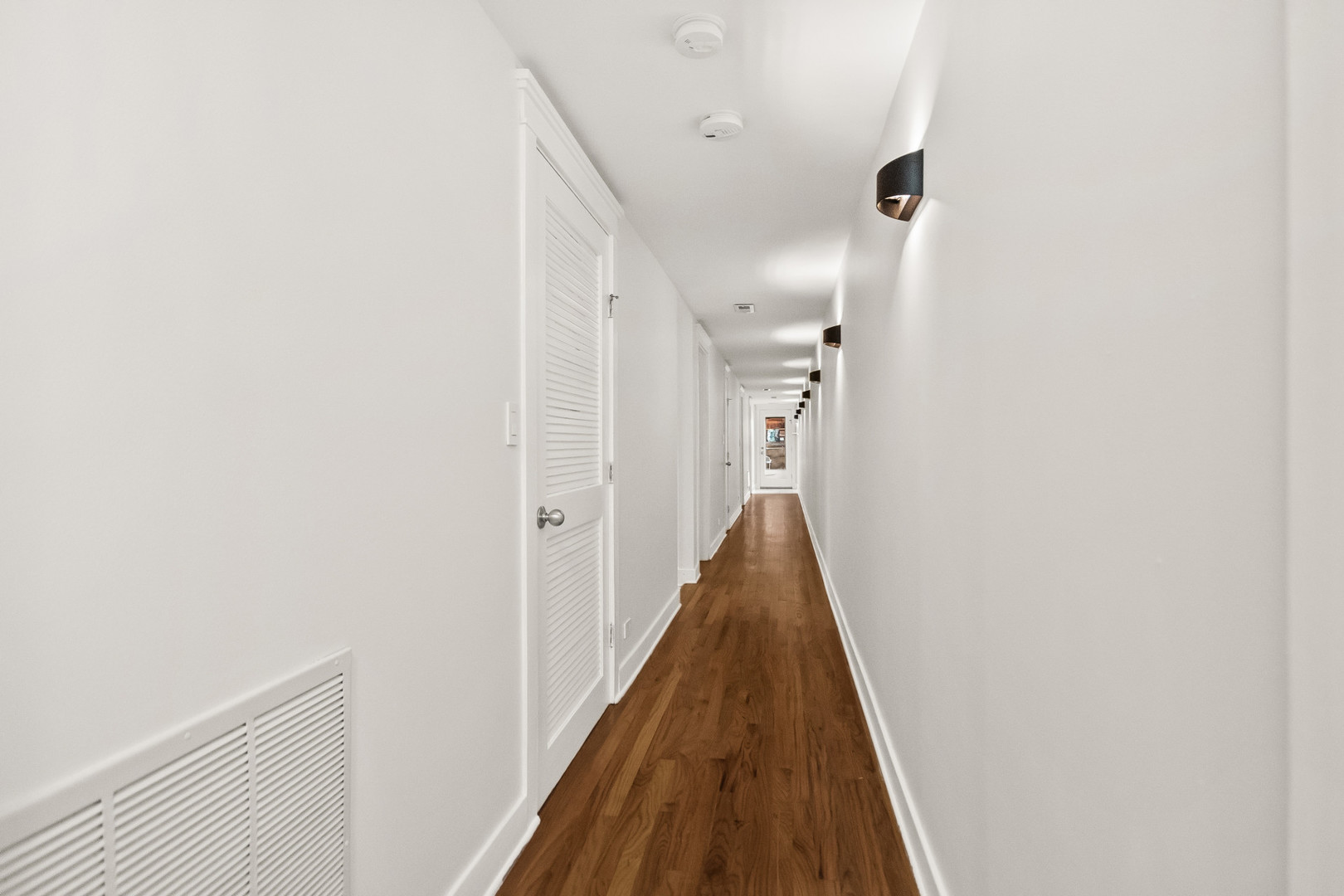 1633 W Estes Avenue Unit: 1E