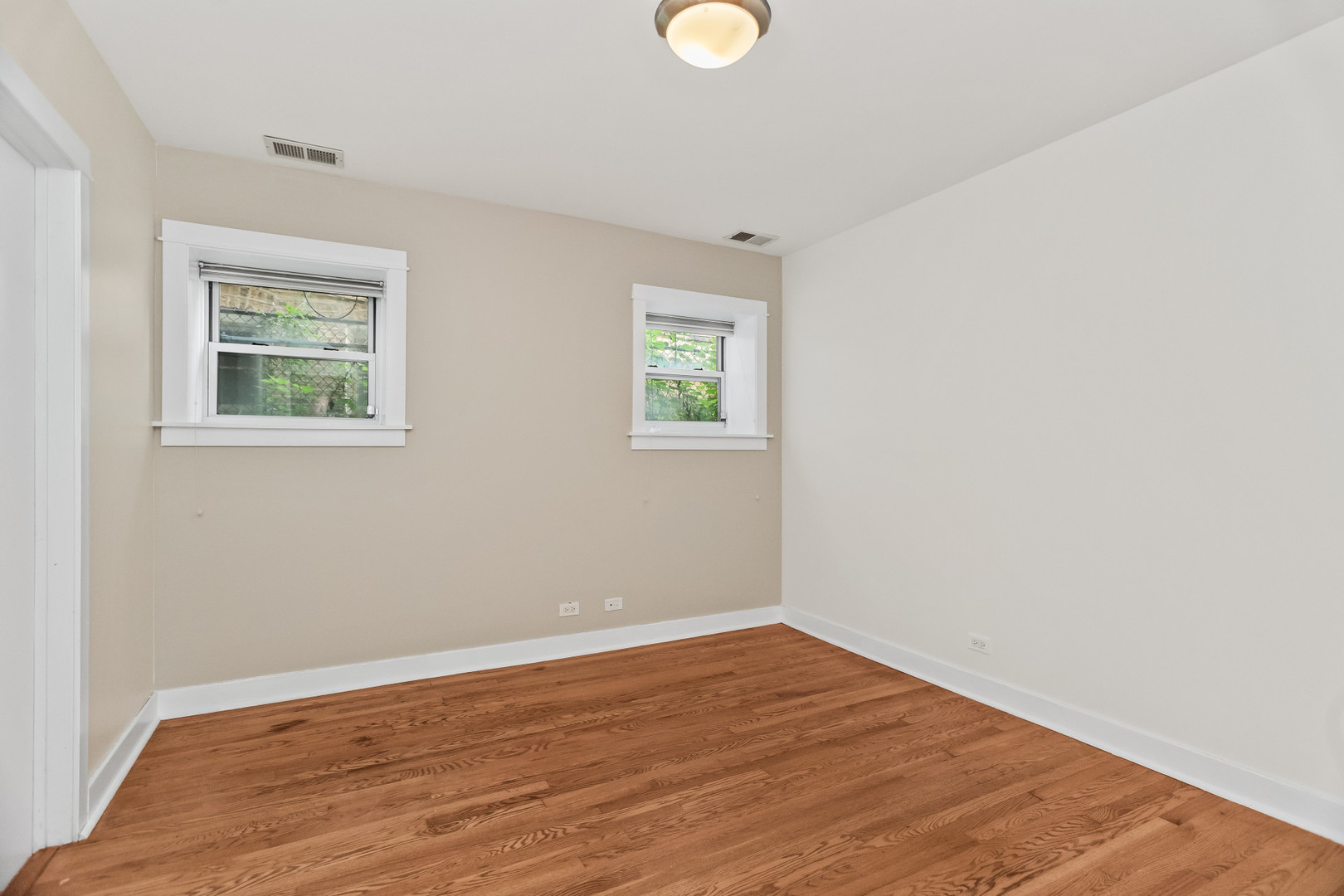 1633 W Estes Avenue Unit: 1E