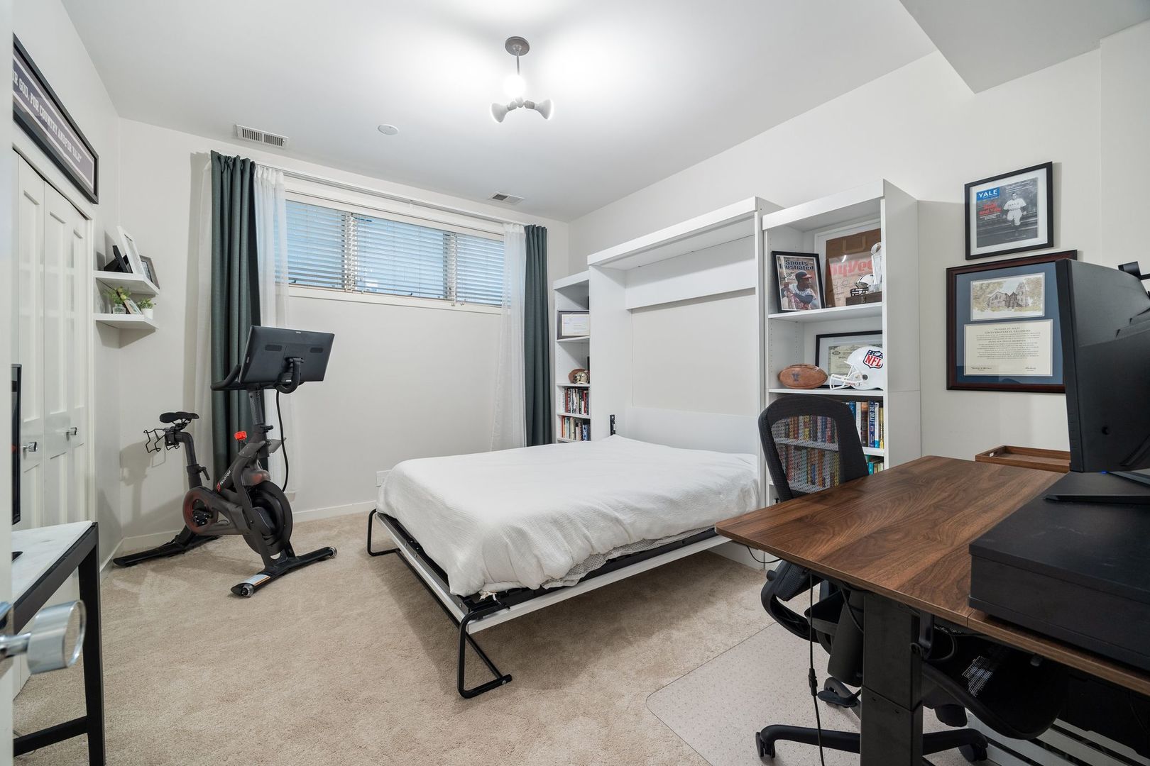 1030 N Hermitage Avenue Unit: 1