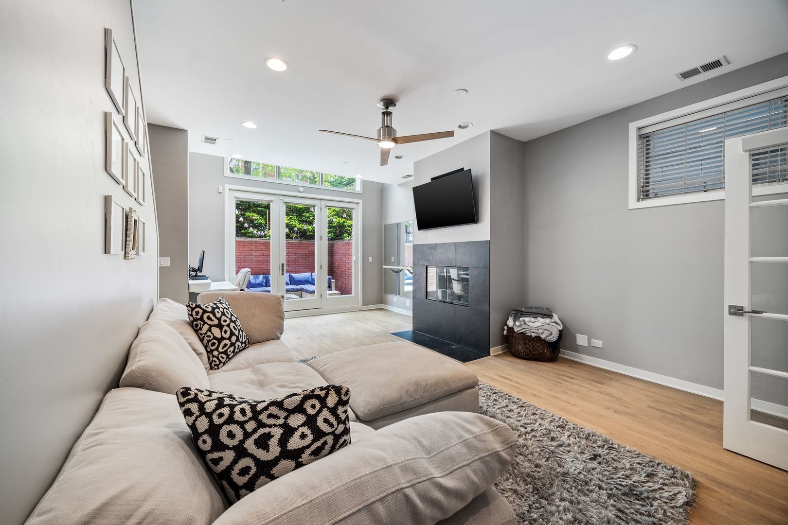 1030 N Hermitage Avenue Unit: 1