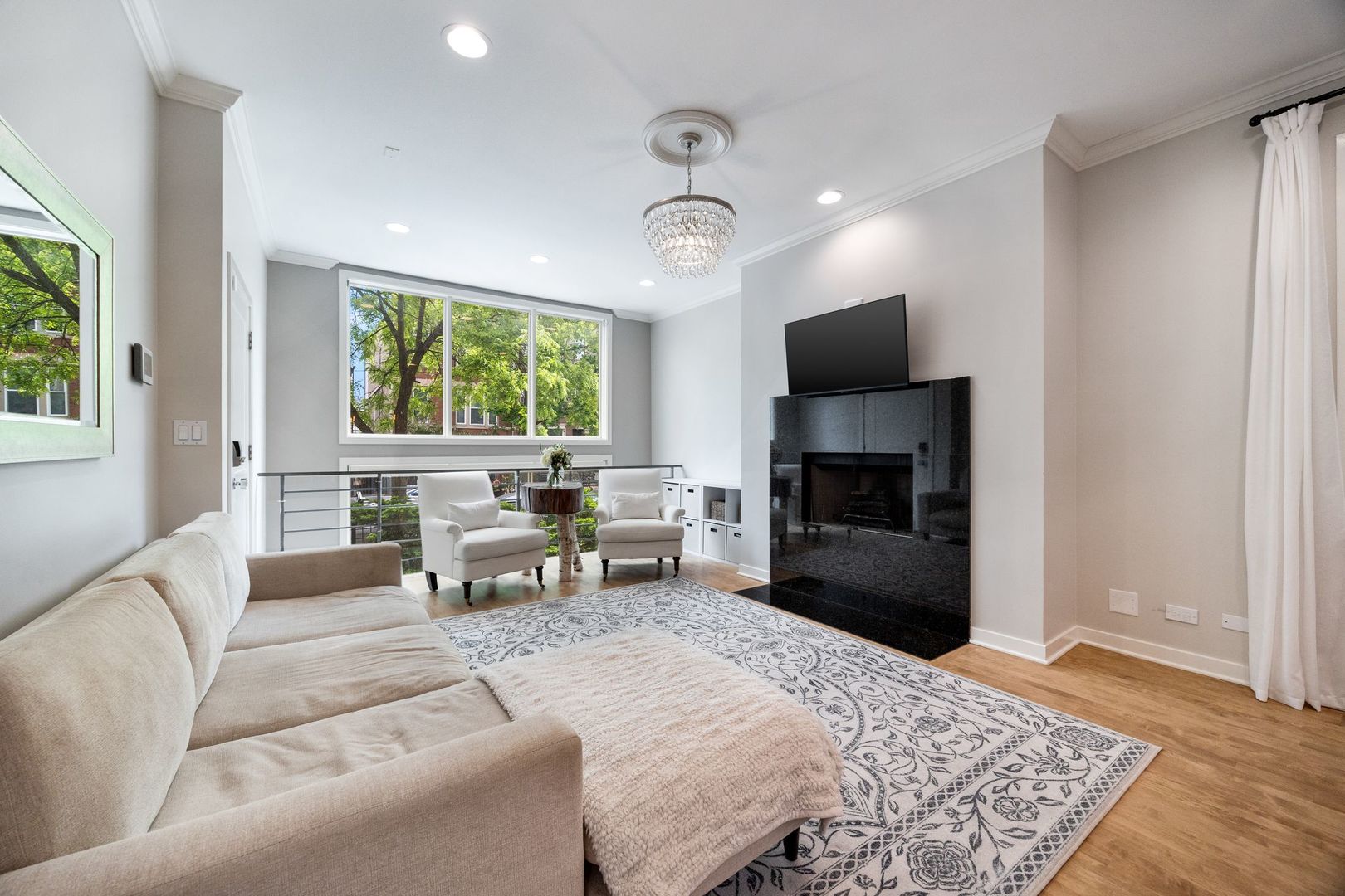 1030 N Hermitage Avenue Unit: 1