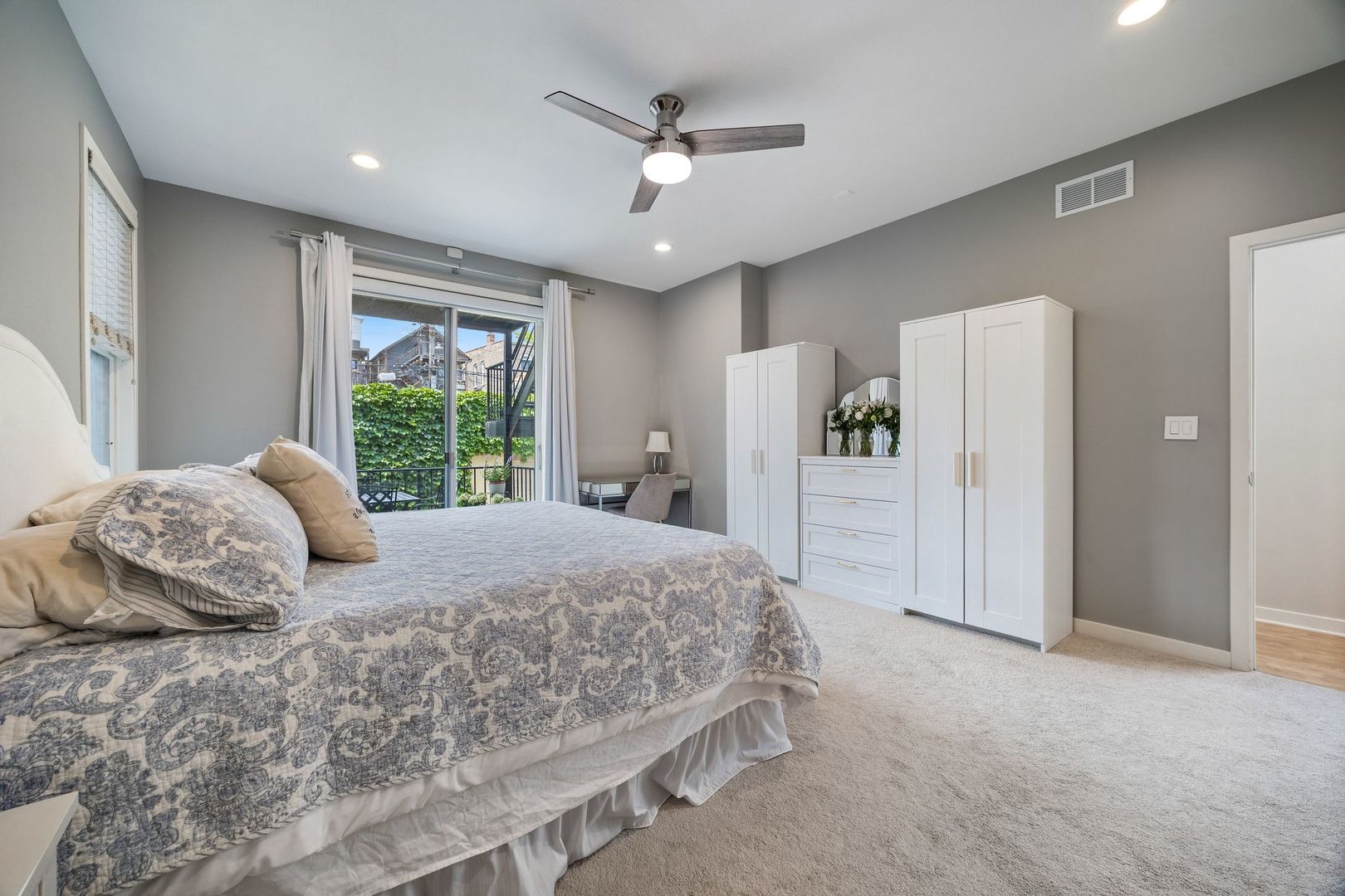 1030 N Hermitage Avenue Unit: 1