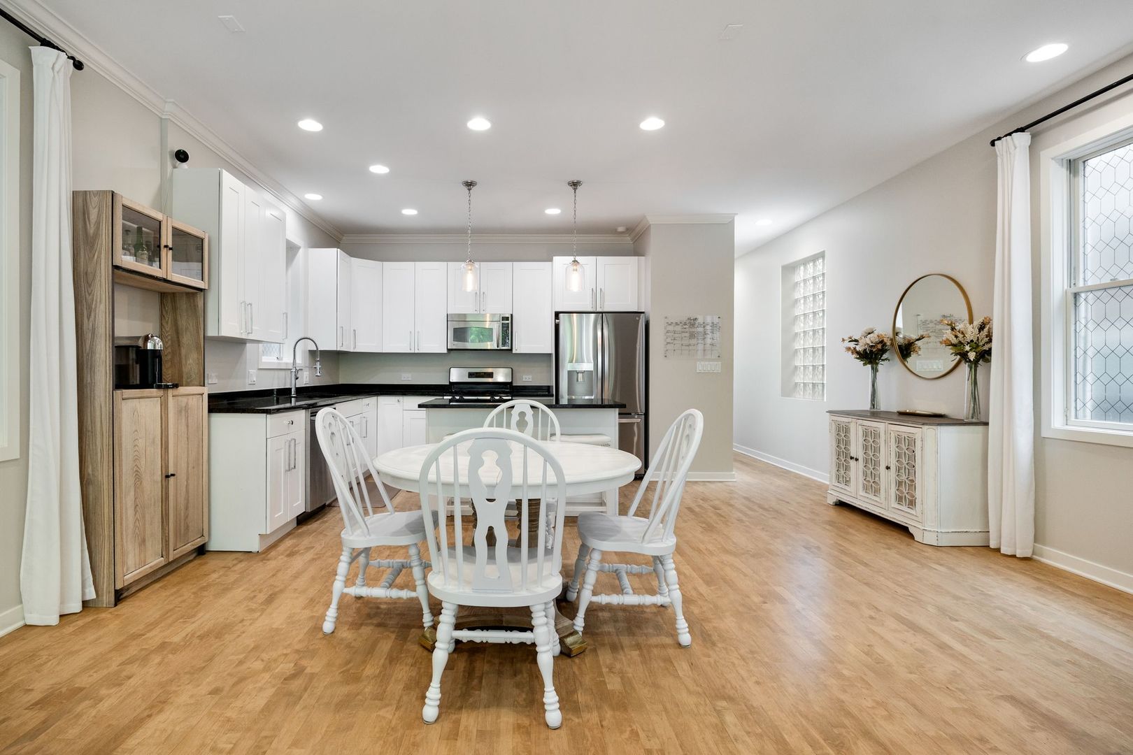 1030 N Hermitage Avenue Unit: 1