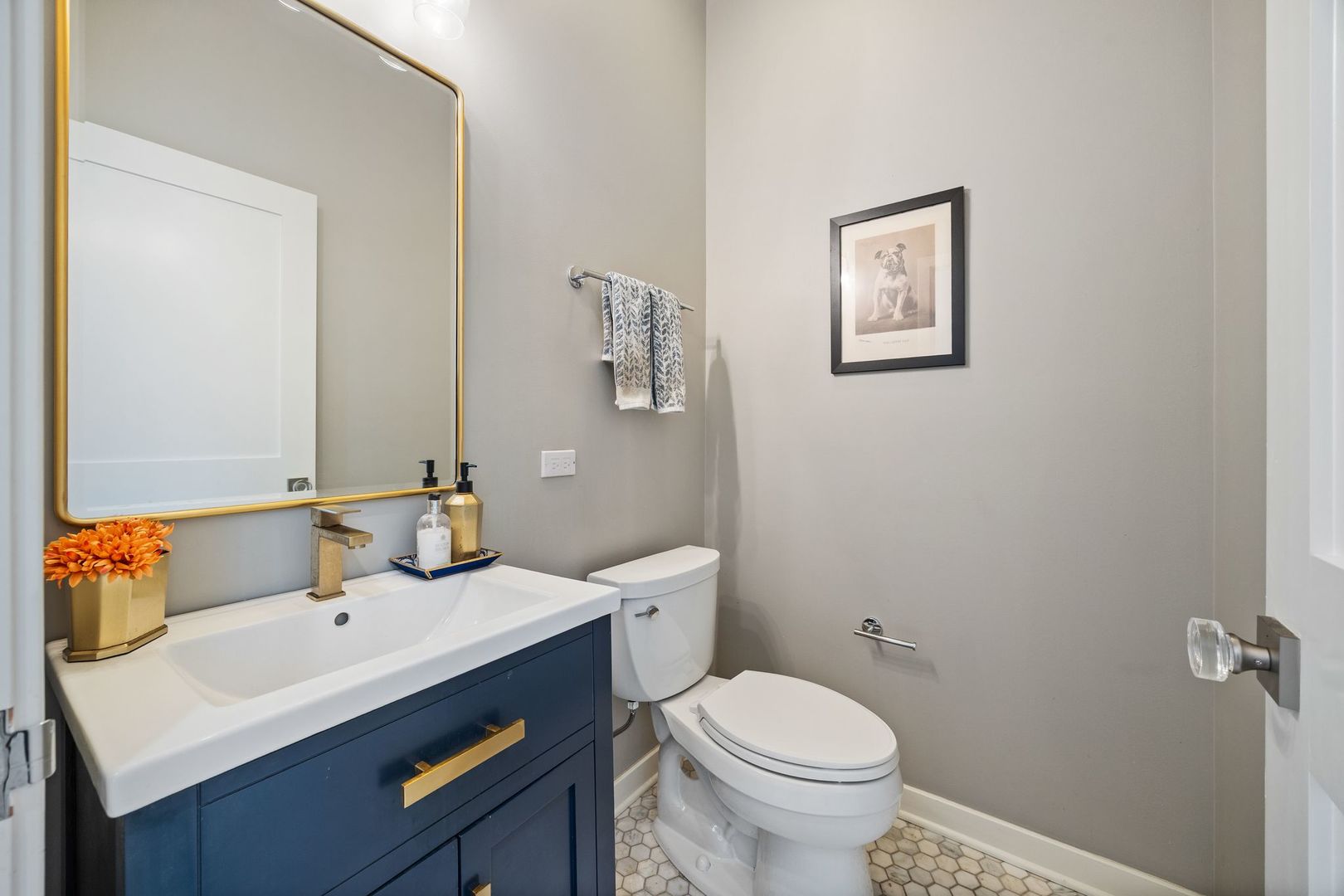 1030 N Hermitage Avenue Unit: 1