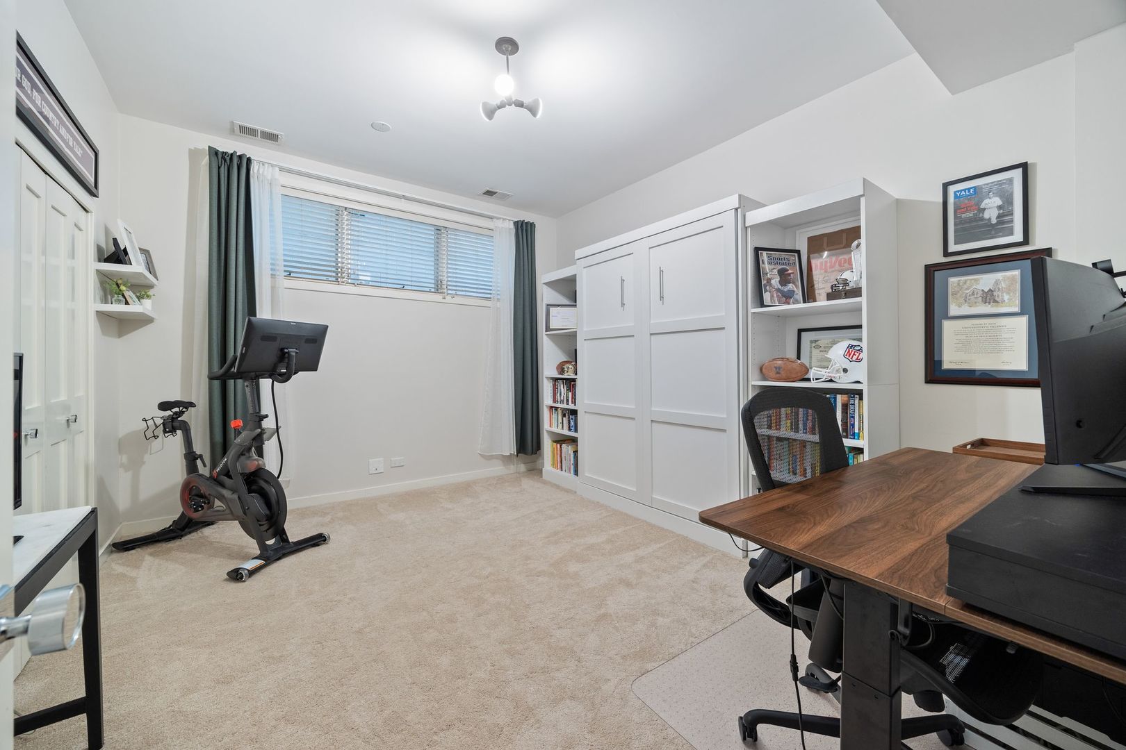 1030 N Hermitage Avenue Unit: 1