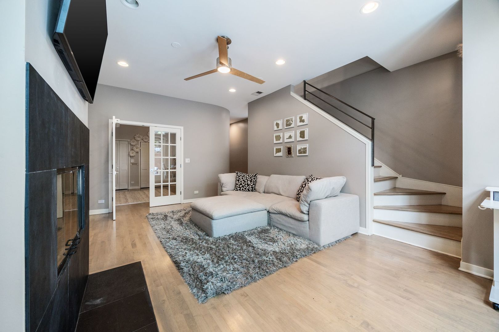 1030 N Hermitage Avenue Unit: 1
