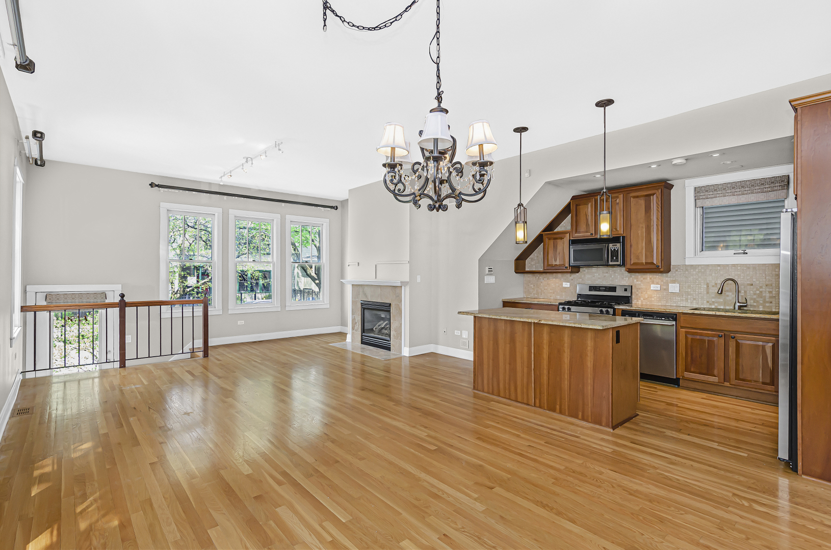 1459 W Melrose Street Unit: 1N