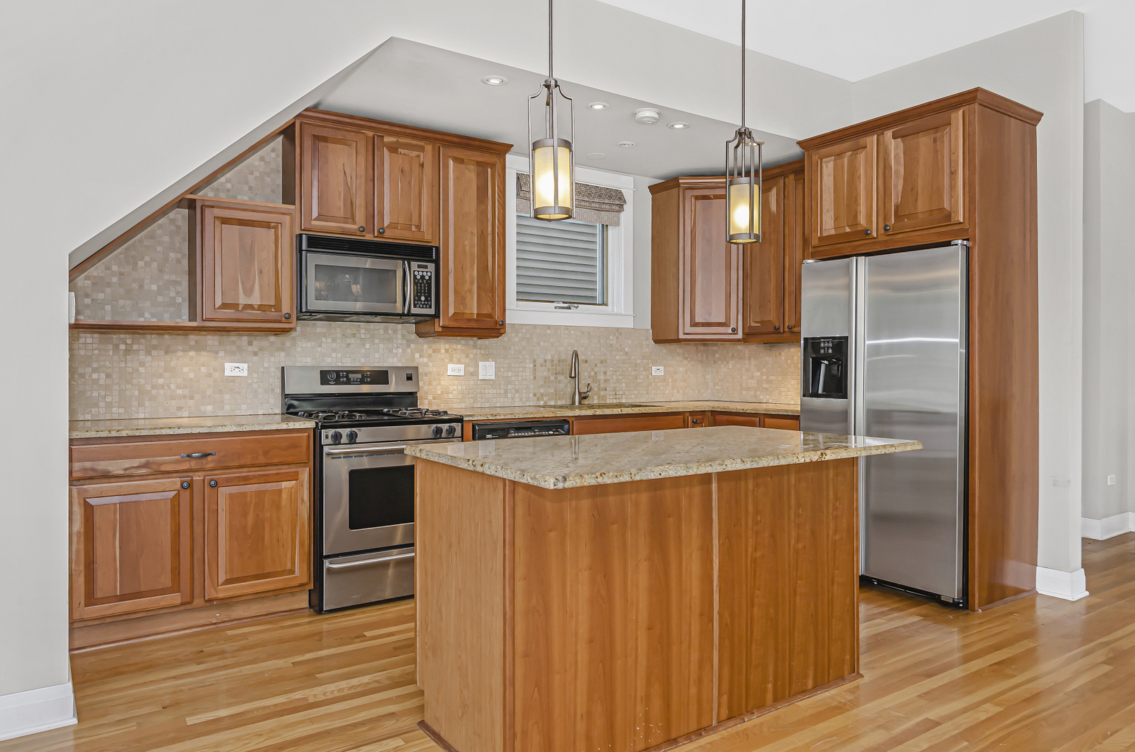 1459 W Melrose Street Unit: 1N