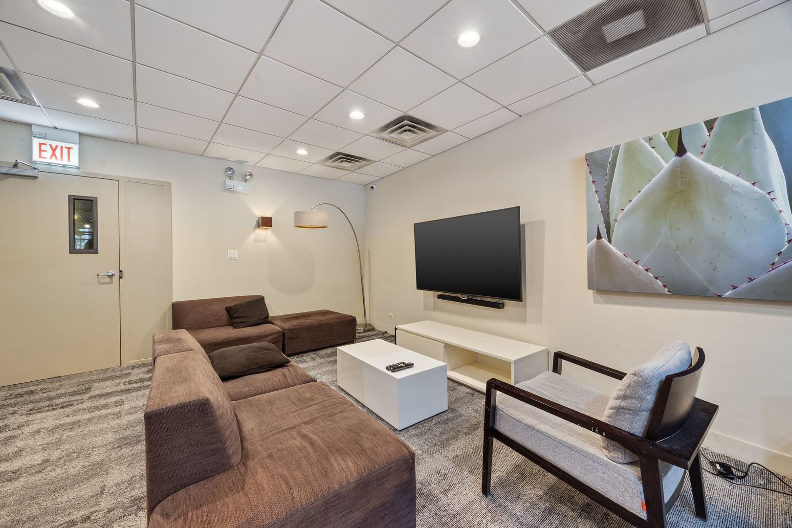 2930 N Sheridan Road Unit: 710