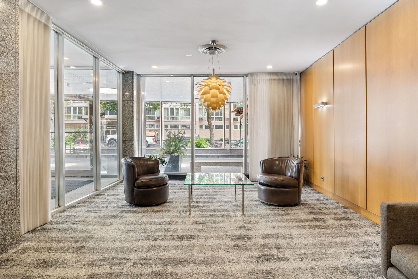 2930 N Sheridan Road Unit: 710