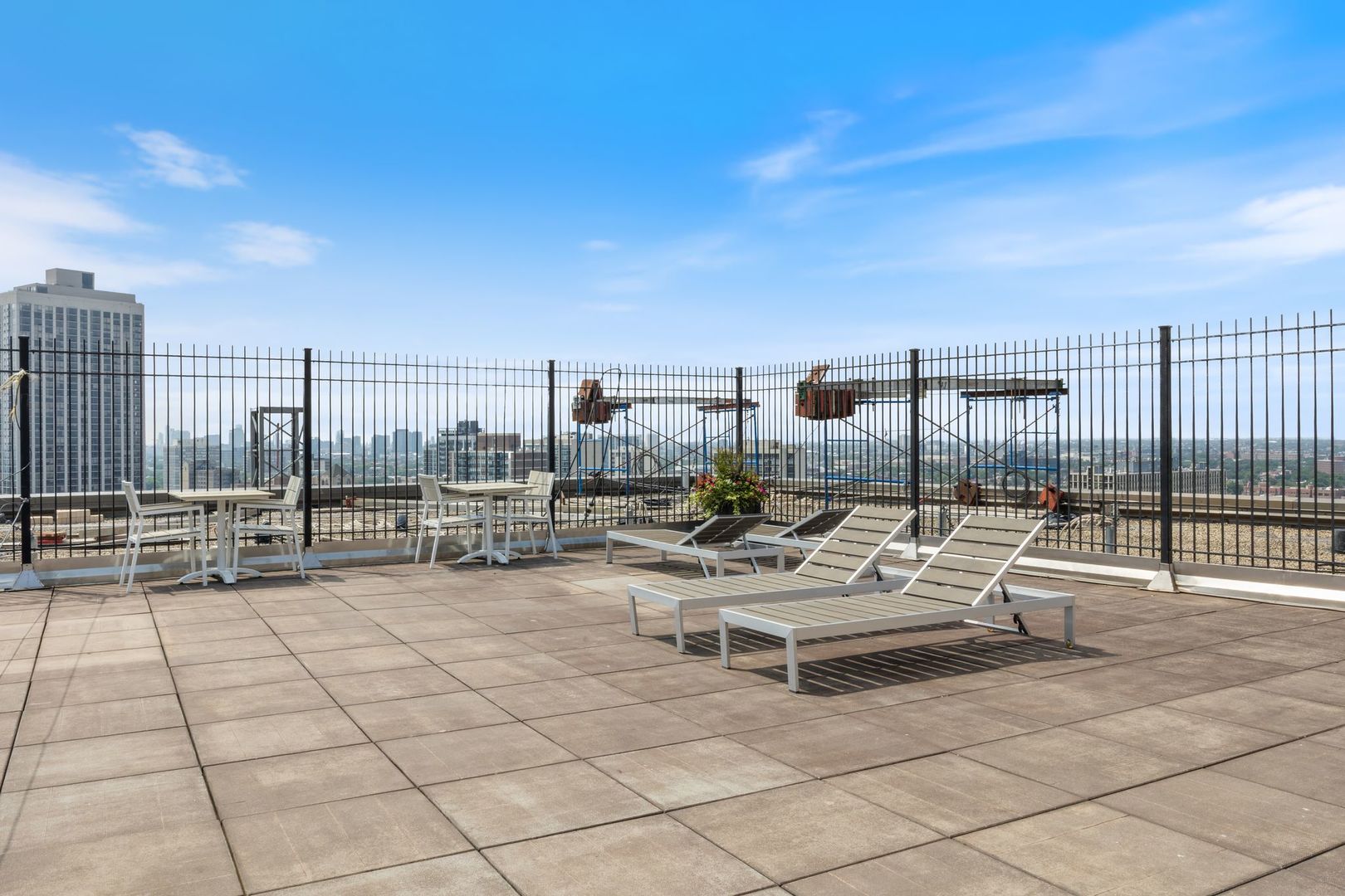 2930 N Sheridan Road Unit: 710