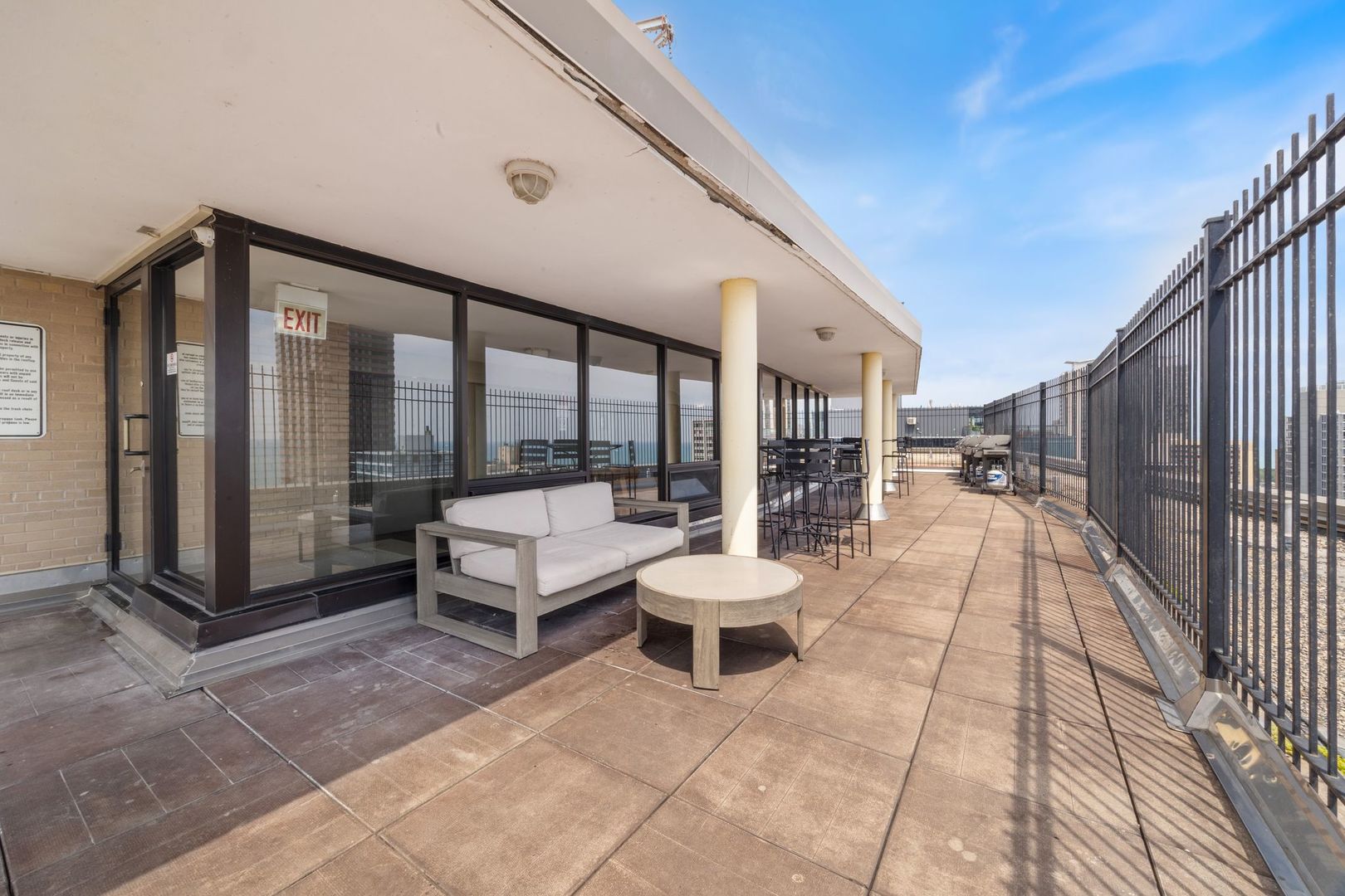 2930 N Sheridan Road Unit: 710