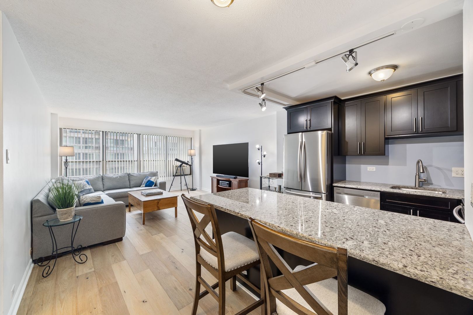 2930 N Sheridan Road Unit: 710