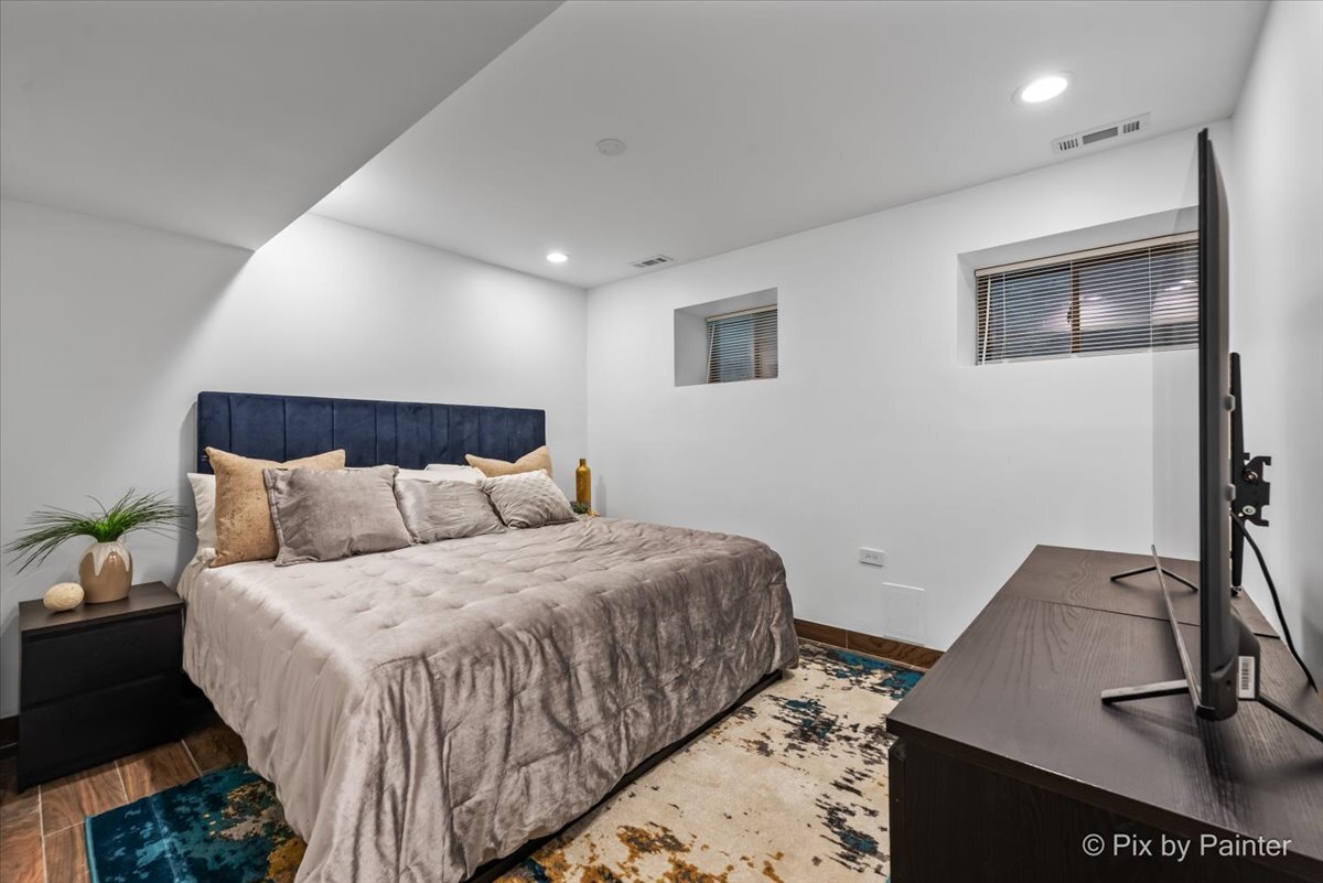 847 N DAMEN Avenue Unit: 1F